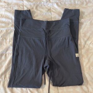 Vuori All the Form Leggings— Azure